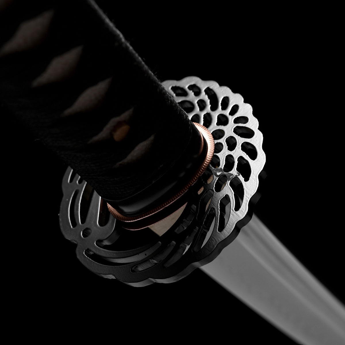 Clay-Tempered High-Carbon Katana with Engraved Scabbard