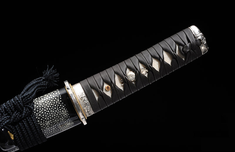 Hand-Forged Short Katana with Damascus Steel & Premium Scabbard